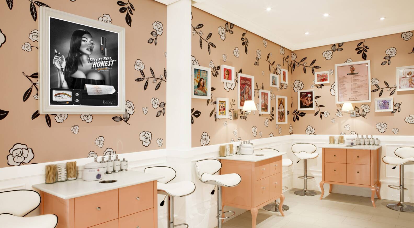 The first Benefit Cosmetics store in Paris - LVMH