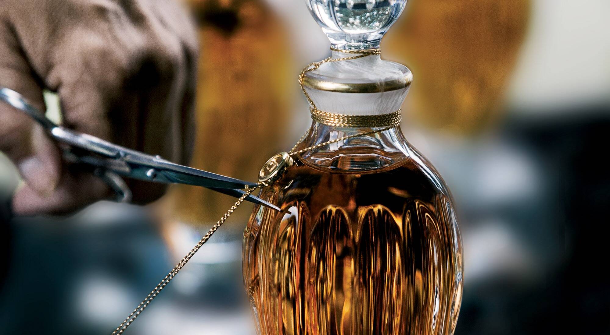 Dior revisits original perfume amphoras - LVMH