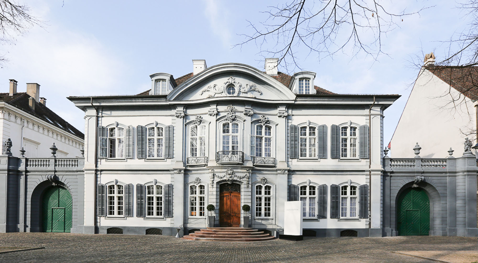 Louis Vuitton hosts timeless villa in Basel - LVMH