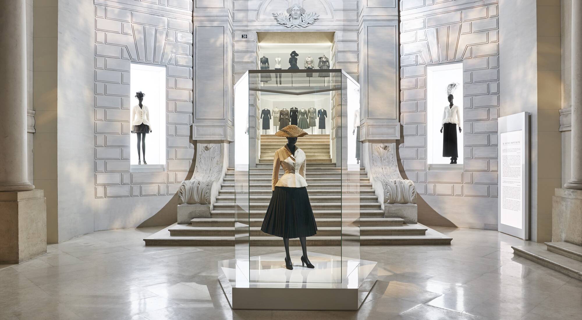 Middelen Tegenover Nevelig Christian Dior, Designer of Dreams”: Maison Dior showcased at Musée des  Arts Décoratifs to celebrate 70th anniversary - LVMH
