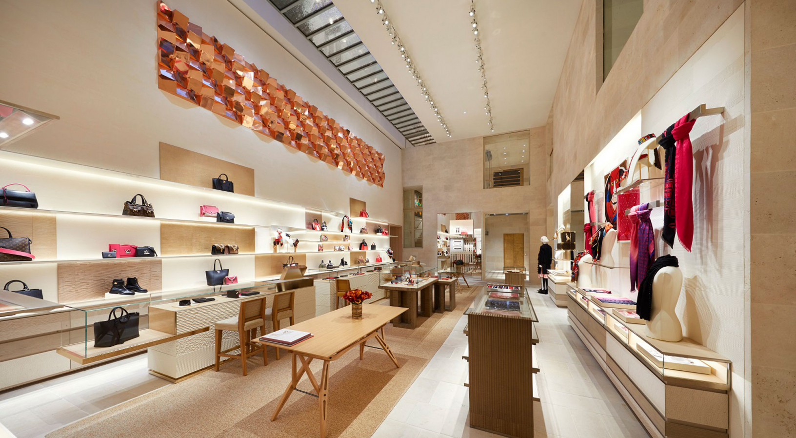LVMH holds second LIFE in STORES Awards: LVMH encourages environmental  excellence at its Maisons, rewarding the most outstanding achievements from  among its Group stores - LVMH