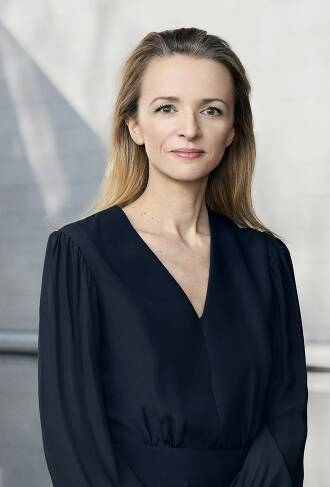 Who is Delphine Arnault, daughter of world's richest man and new