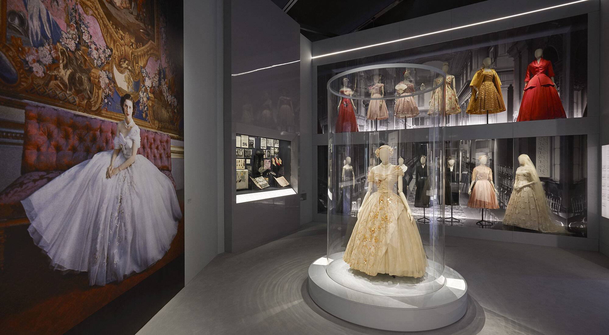 VA Museum Extends SoldOut Dior Exhibition to Sept 1  WWD