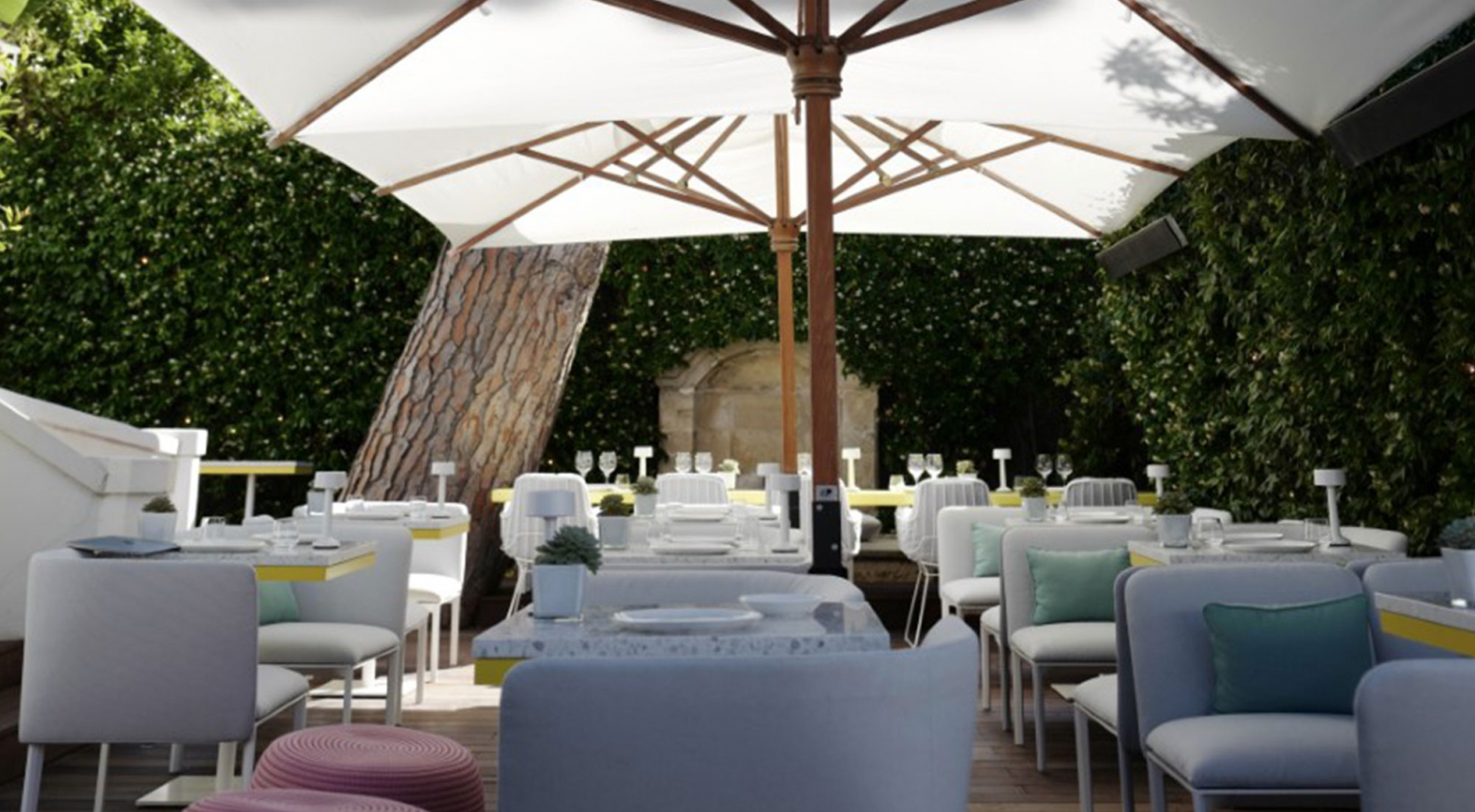 Louis Vuitton opens Saint Tropez cafe