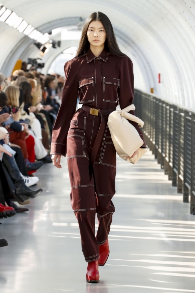 Louis Vuitton: A fashion show dedicated to a new gypset feminity - Luxus  Plus