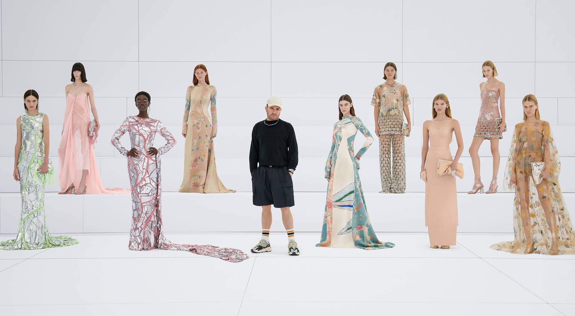 Dior unveils a virtuoso and folkloric FallWinter 20222023 Couture  collection