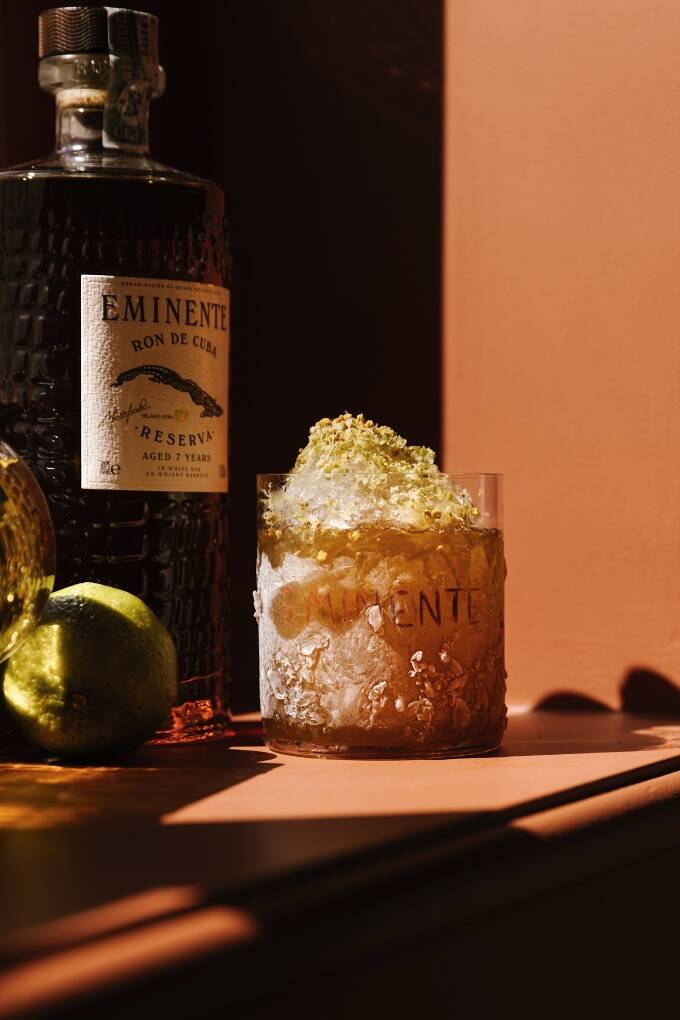 Casa Eminente, a Parisian pop-up for Eminente rum - LVMH