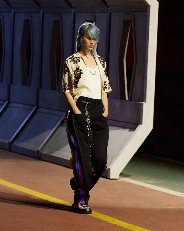 Louis Vuitton creates a striking moment on Jamsugyo bridge with its first  Prefall show - LVMH