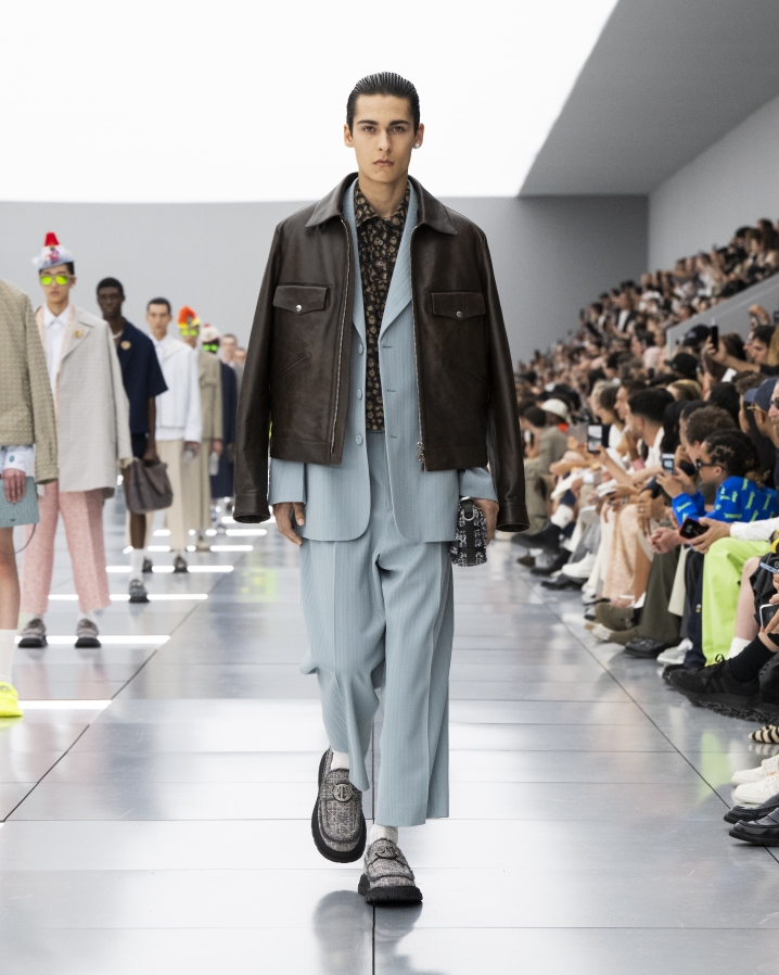 From New Look to New Wave”, Kim Jones célèbre son cinquième anniversaire en  tant que Directeur Artistique de la Maison Dior avec le défilé Homme  Printemps-Été 2024 - LVMH