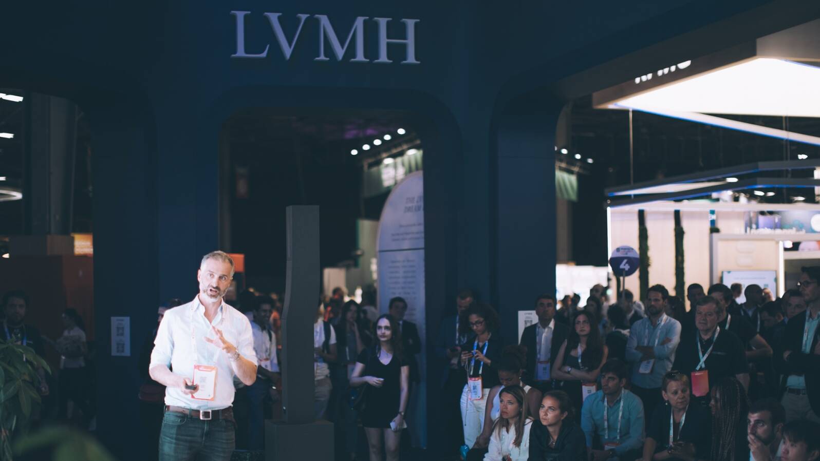 LVMHがViva Tech（ビバテック）2023のゲストを乗せて、“Dream Box”と