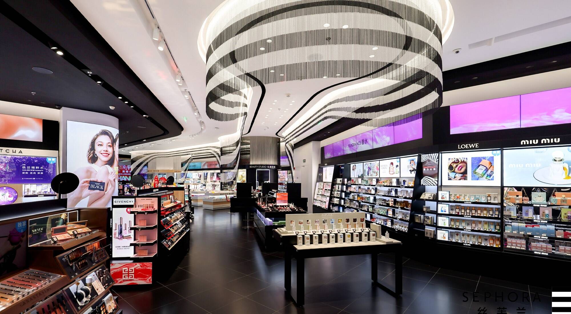 Sephora unveils new Store of the Future in Shanghai for an immersive retail  experience